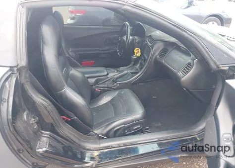 1997 Chevrolet Corvette z USA, uszkodzony, nr VIN 1G1YY22G4V5105015